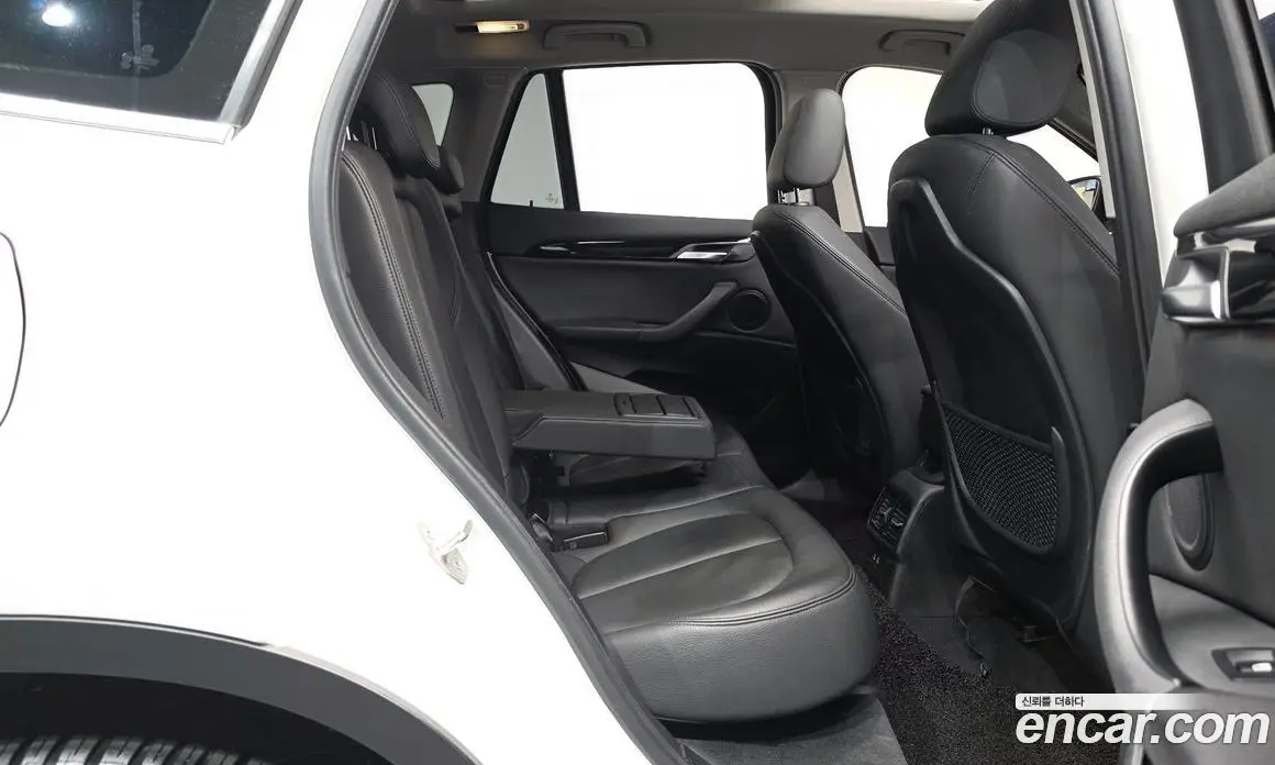 BMW X1 2019 2.0 автомат (гидро), фото 16