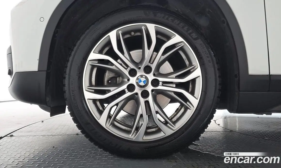 BMW X1 2019 2.0 автомат (гидро), фото 4