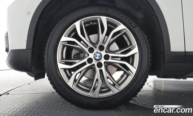 BMW X1 2019 2.0 автомат (гидро), миниатюра 4