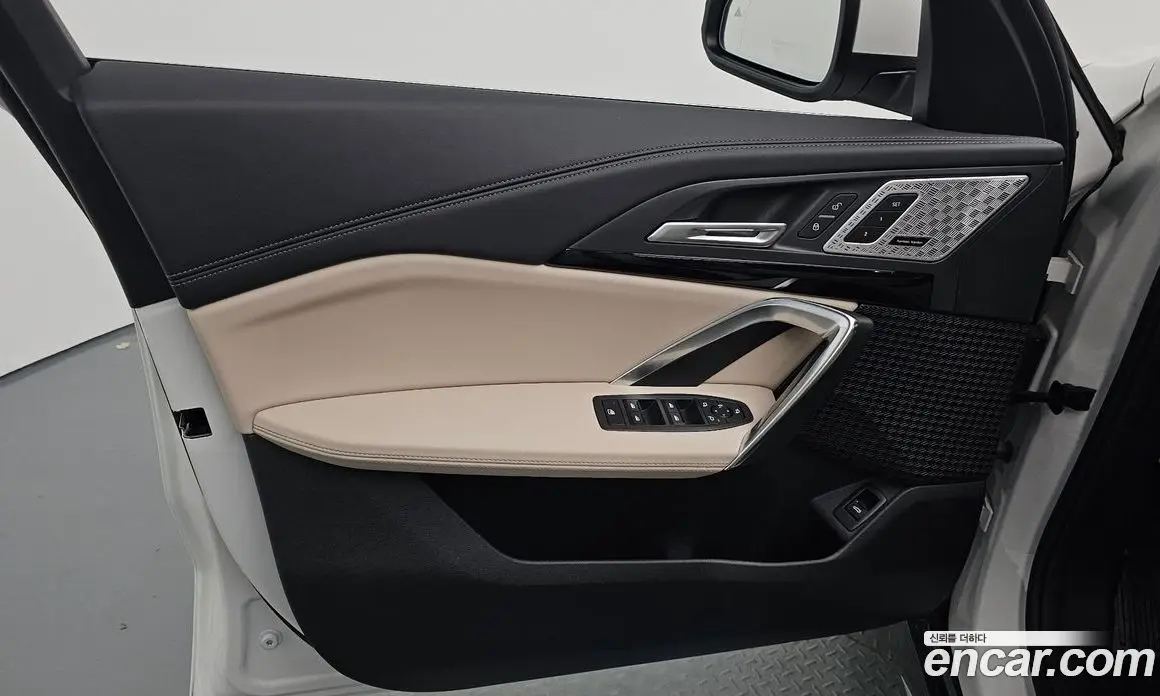 BMW X1 2025 2.0 автомат (гидро), фото 13
