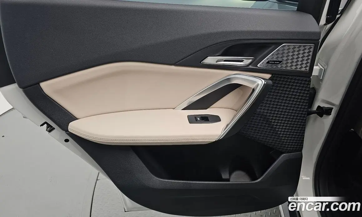 BMW X1 2025 2.0 автомат (гидро), фото 14
