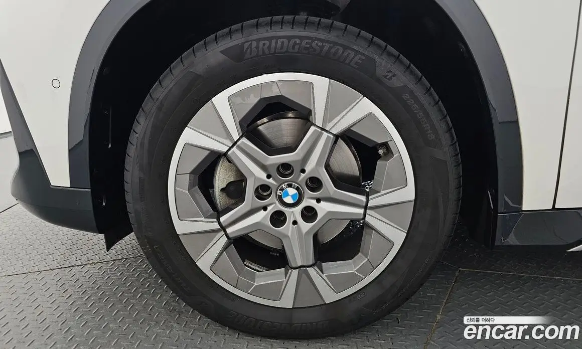 BMW X1 2025 2.0 автомат (гидро), фото 4