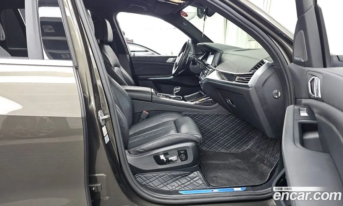 BMW X7 2022 3.0 автомат (гидро), фото 17