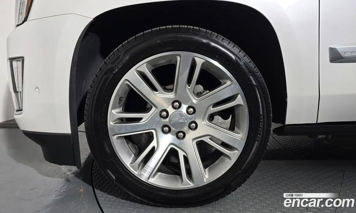 Cadillac Escalade 2018 6.2 автомат (гидро), фото 5
