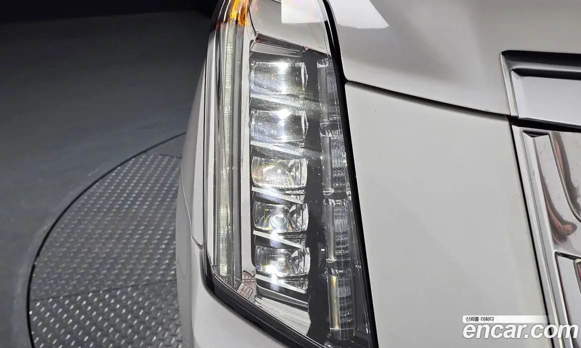 Cadillac Escalade 2018 6.2 автомат (гидро), фото 8