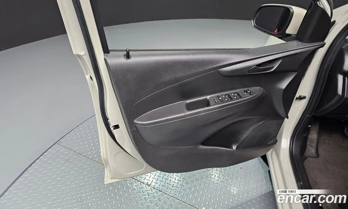Chevrolet Spark 2015 1.0 автомат (гидро), фото 14