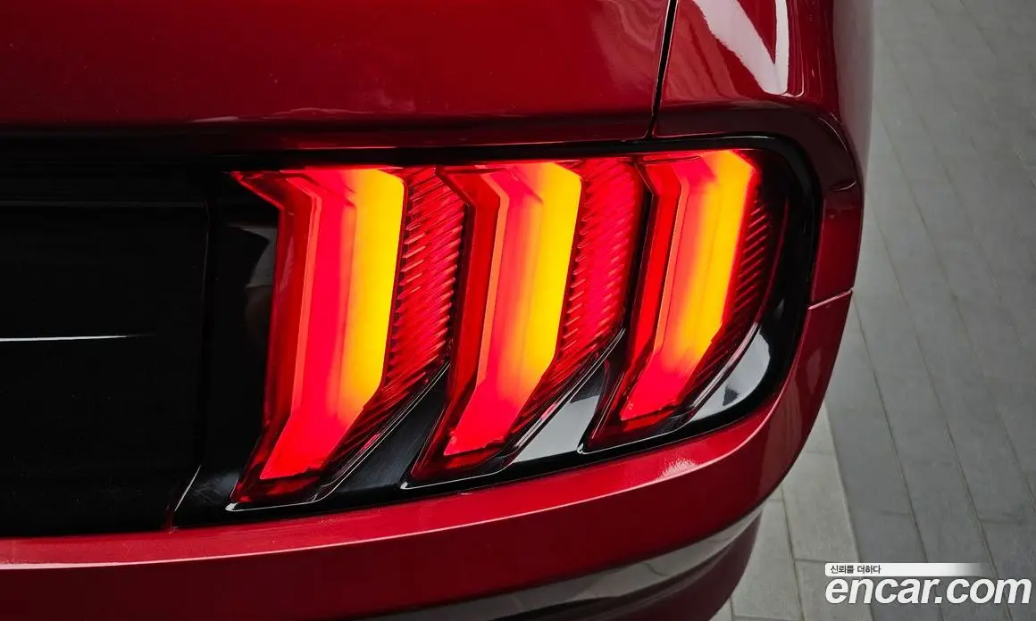 Ford Mustang 2019 2.3 автомат (гидро), фото 9 Ford Mustang 2019 2.3 автомат (гидро), фото 9