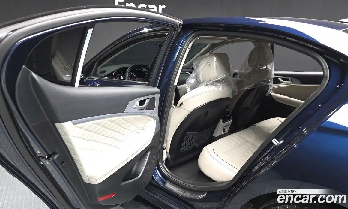 Genesis G70 2019 2.0 автомат (гидро), фото 16 Genesis G70 2019 2.0 автомат (гидро), фото 16
