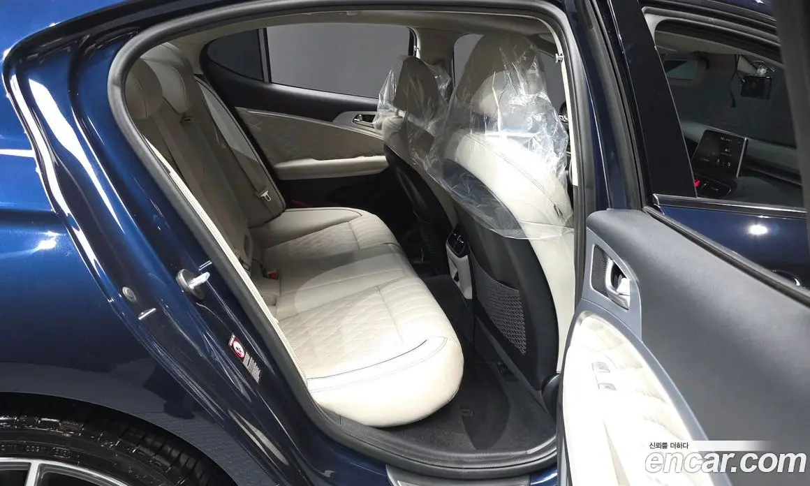 Genesis G70 2019 2.0 автомат (гидро), фото 18 Genesis G70 2019 2.0 автомат (гидро), фото 18