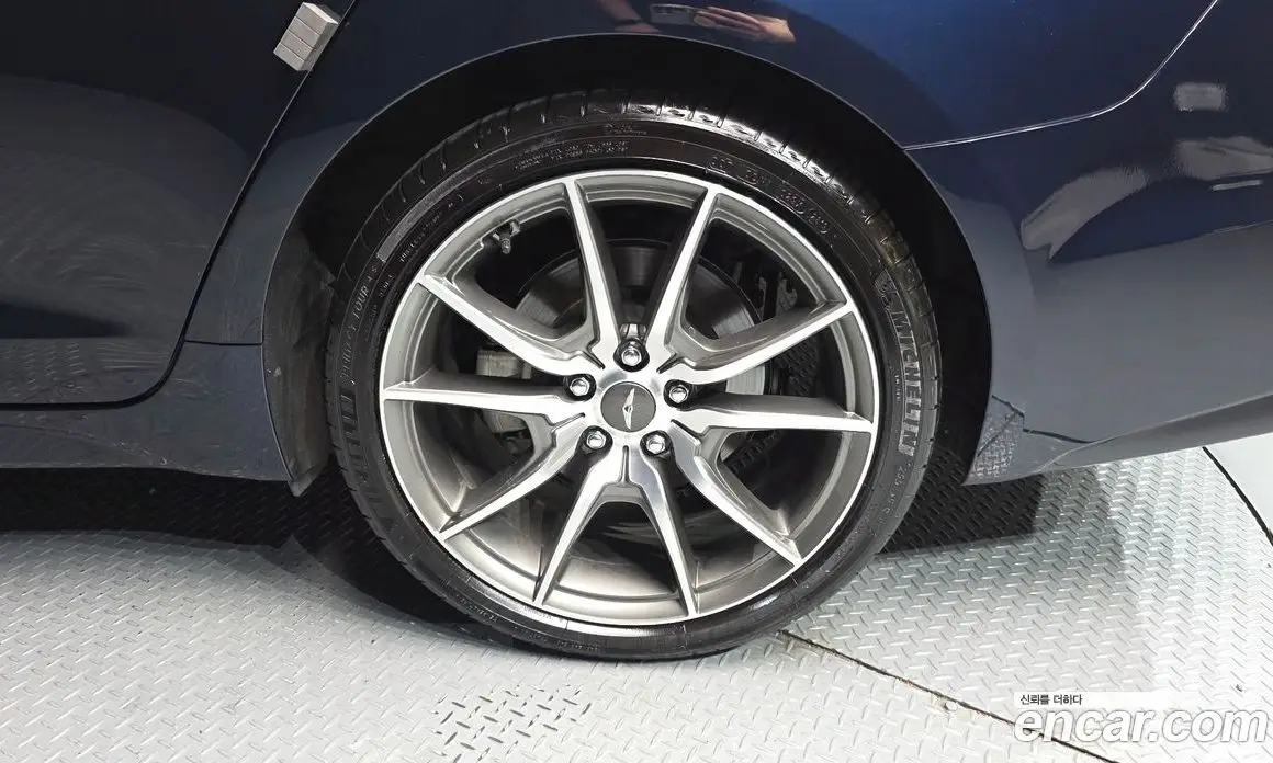 Genesis G70 2019 2.0 автомат (гидро), фото 7 Genesis G70 2019 2.0 автомат (гидро), фото 7