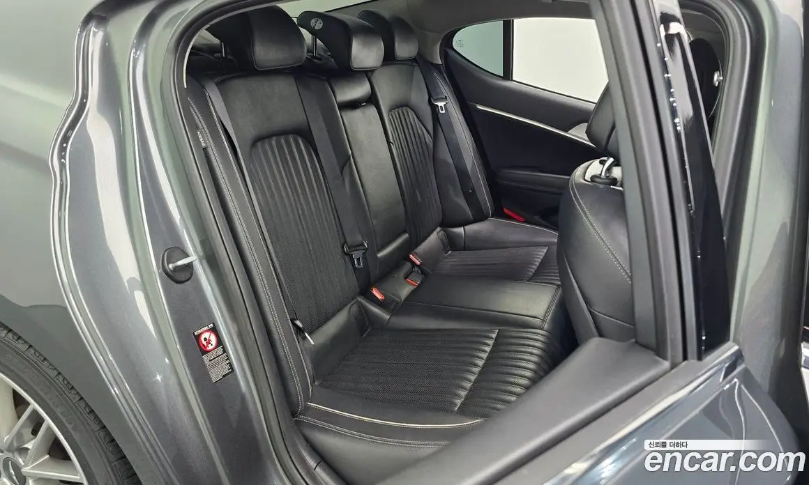 Genesis G70 2019 2.0 автомат (гидро), фото 18 Genesis G70 2019 2.0 автомат (гидро), фото 18