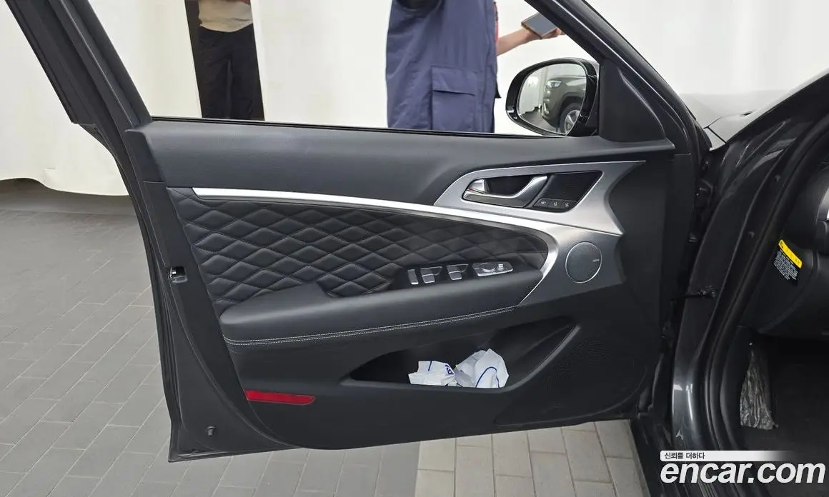 Genesis G70 2019 2.0 автомат (гидро), фото 14 Genesis G70 2019 2.0 автомат (гидро), фото 14