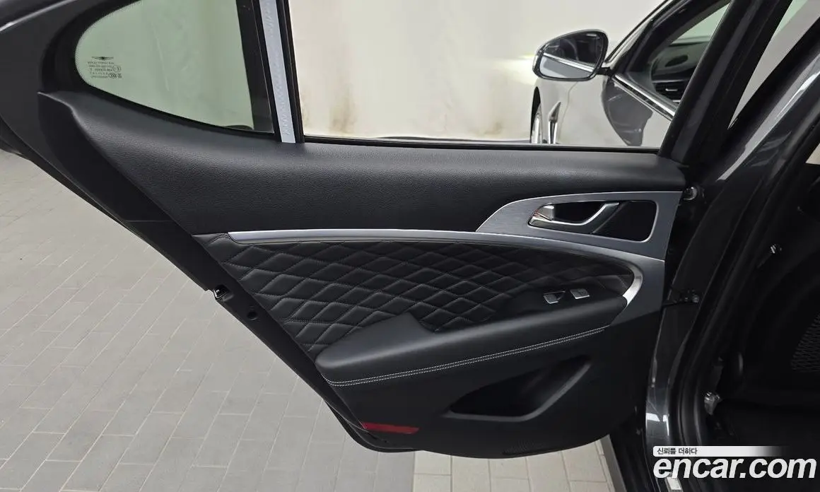 Genesis G70 2019 2.0 автомат (гидро), фото 15 Genesis G70 2019 2.0 автомат (гидро), фото 15
