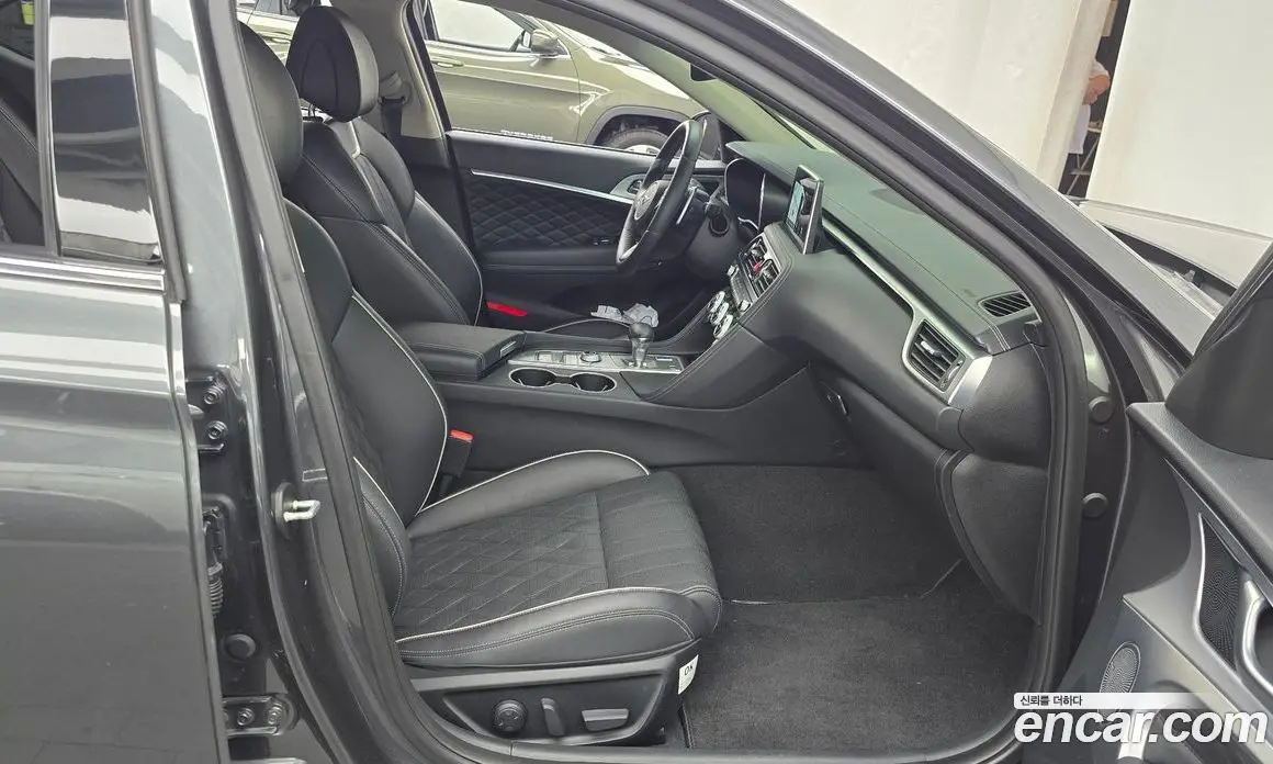 Genesis G70 2019 2.0 автомат (гидро), фото 16 Genesis G70 2019 2.0 автомат (гидро), фото 16