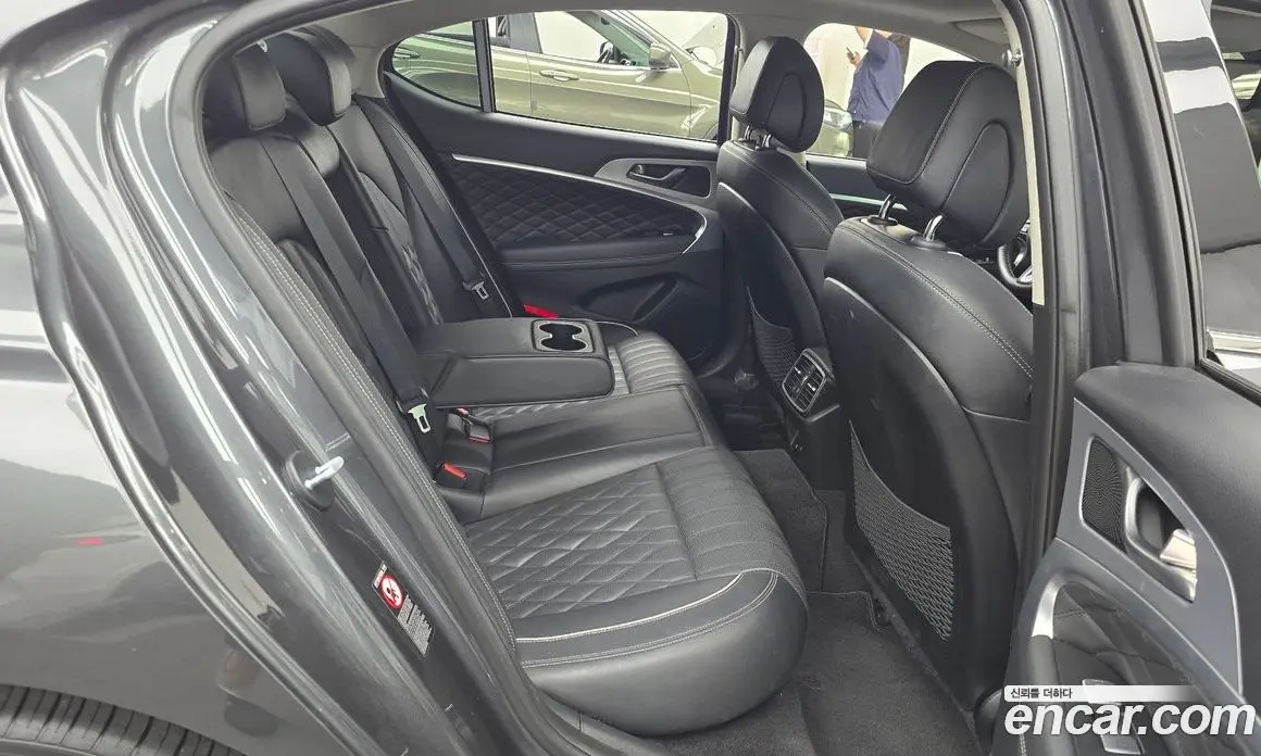 Genesis G70 2019 2.0 автомат (гидро), фото 17 Genesis G70 2019 2.0 автомат (гидро), фото 17