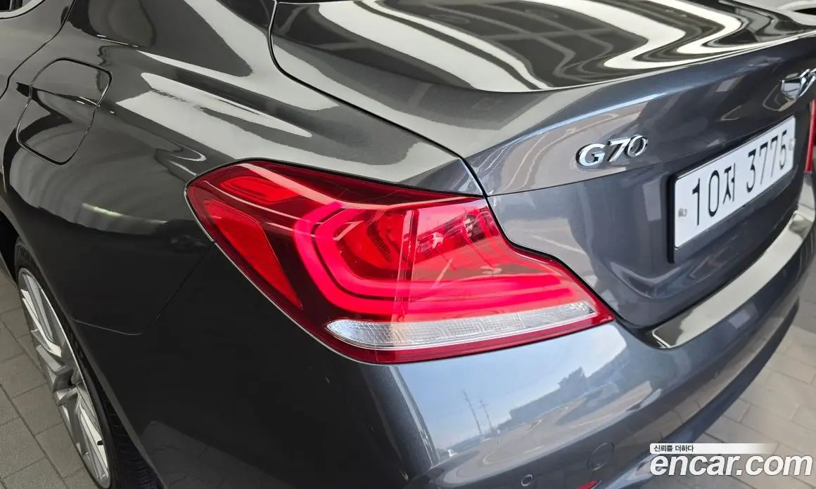 Genesis G70 2019 2.0 автомат (гидро), фото 9 Genesis G70 2019 2.0 автомат (гидро), фото 9