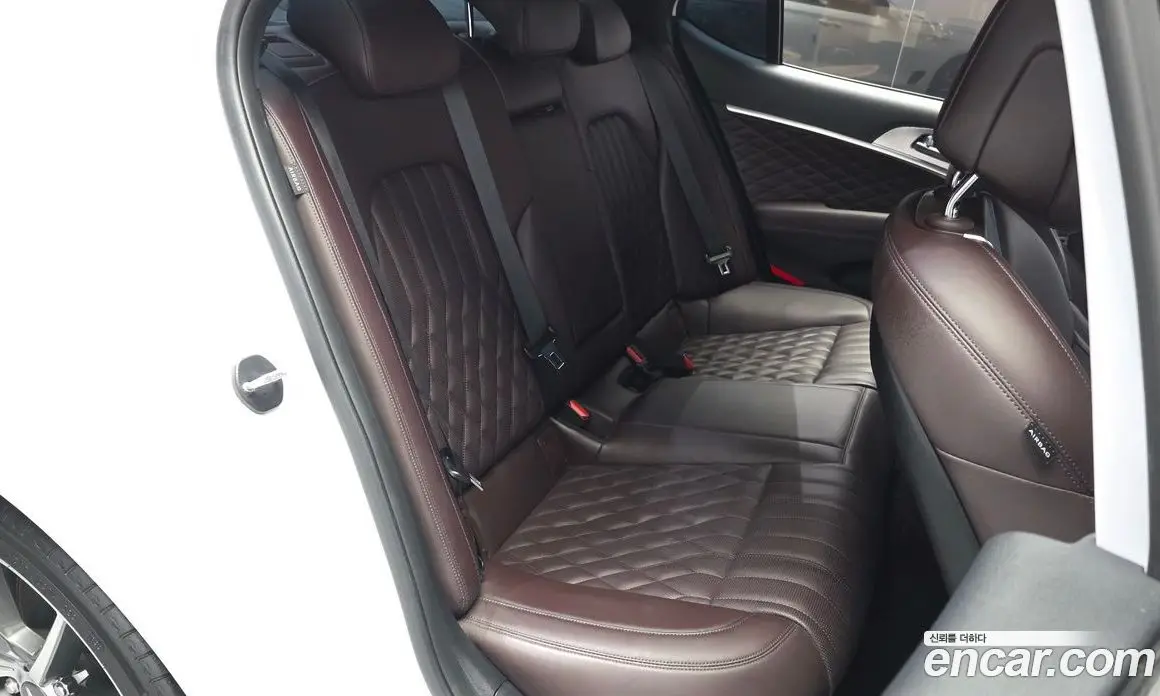 Genesis G70 2022 2.0 автомат (гидро), фото 17 Genesis G70 2022 2.0 автомат (гидро), фото 17