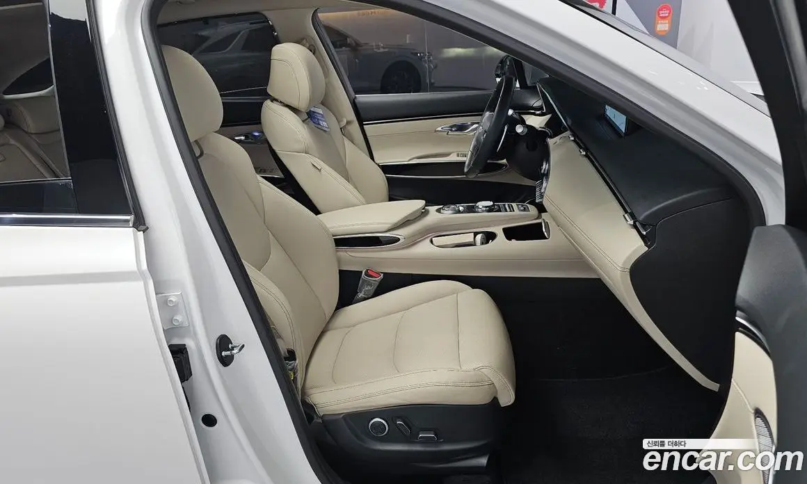 Genesis GV70 2021 2.5 автомат (гидро), фото 13 Genesis GV70 2021 2.5 автомат (гидро), фото 13