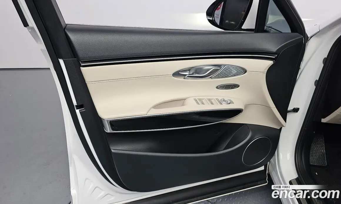 Genesis GV70 2021 2.5 автомат (гидро), фото 14 Genesis GV70 2021 2.5 автомат (гидро), фото 14