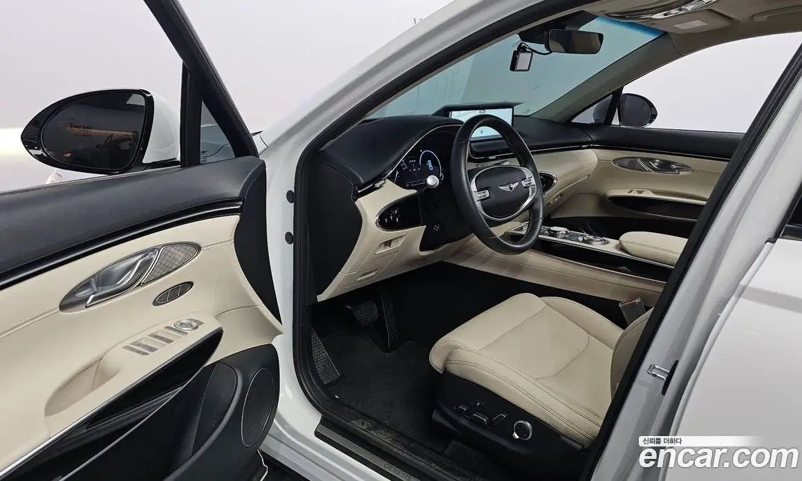 Genesis GV70 2021 2.5 автомат (гидро), фото 17 Genesis GV70 2021 2.5 автомат (гидро), фото 17