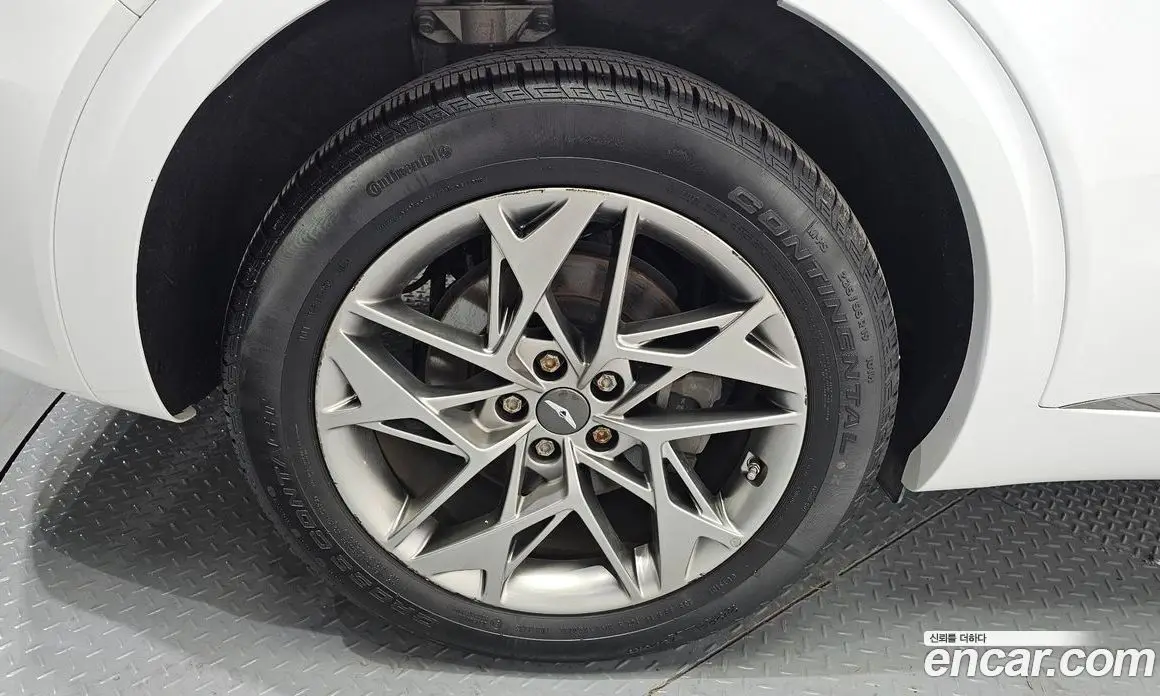 Genesis GV70 2021 2.5 автомат (гидро), фото 5 Genesis GV70 2021 2.5 автомат (гидро), фото 5