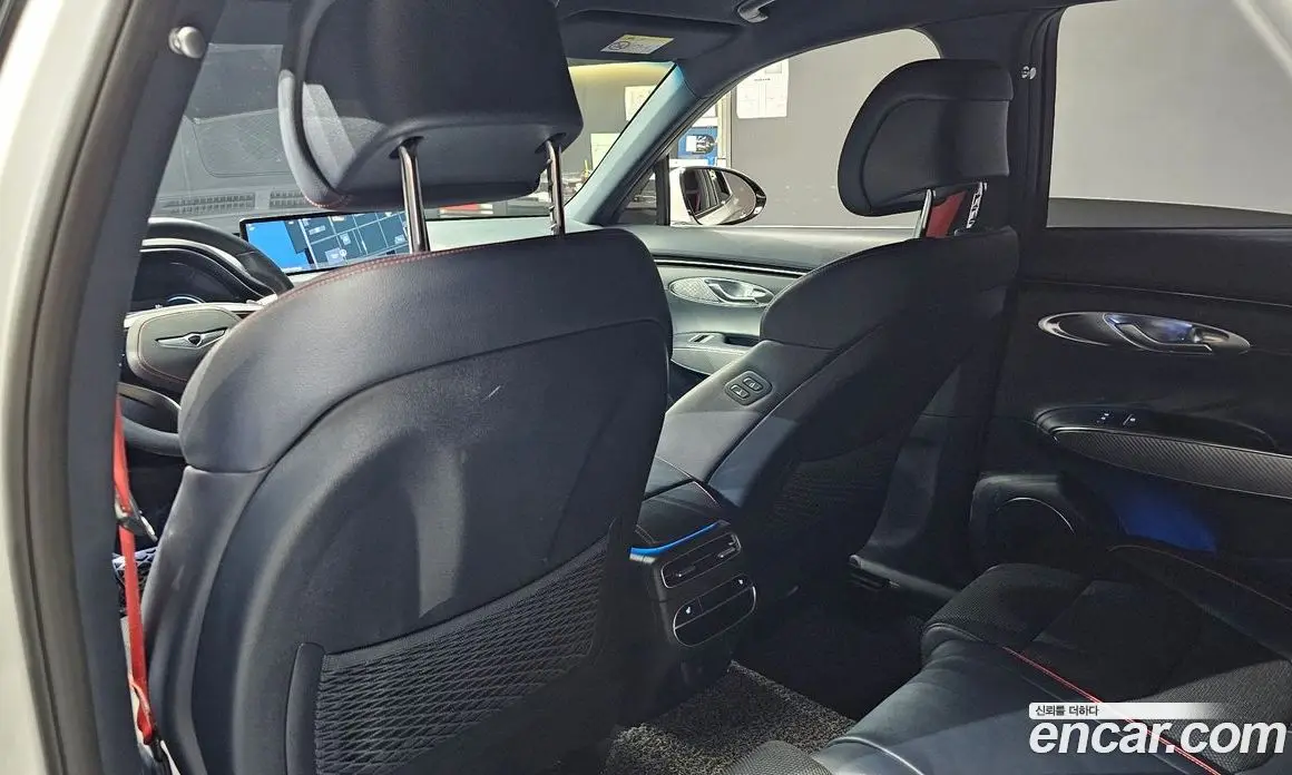 Genesis GV70 2021 2.5 автомат (гидро), фото 16