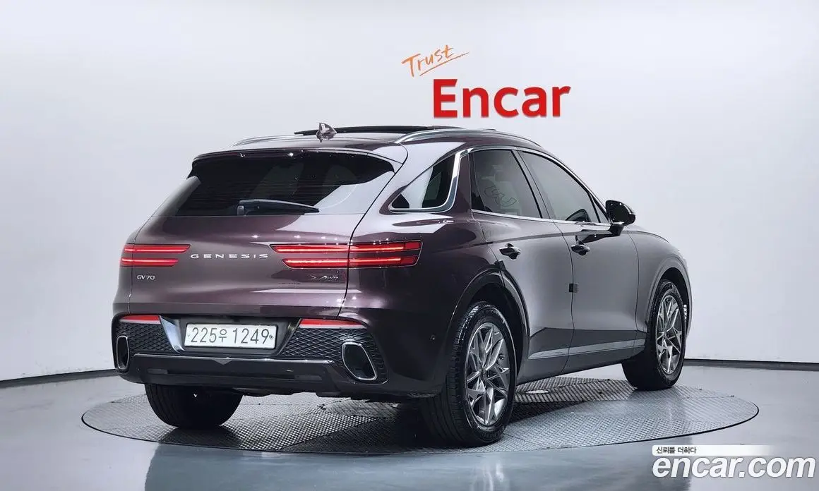 Genesis GV70 2021 2.5 автомат (гидро), фото 2 Genesis GV70 2021 2.5 автомат (гидро), фото 2