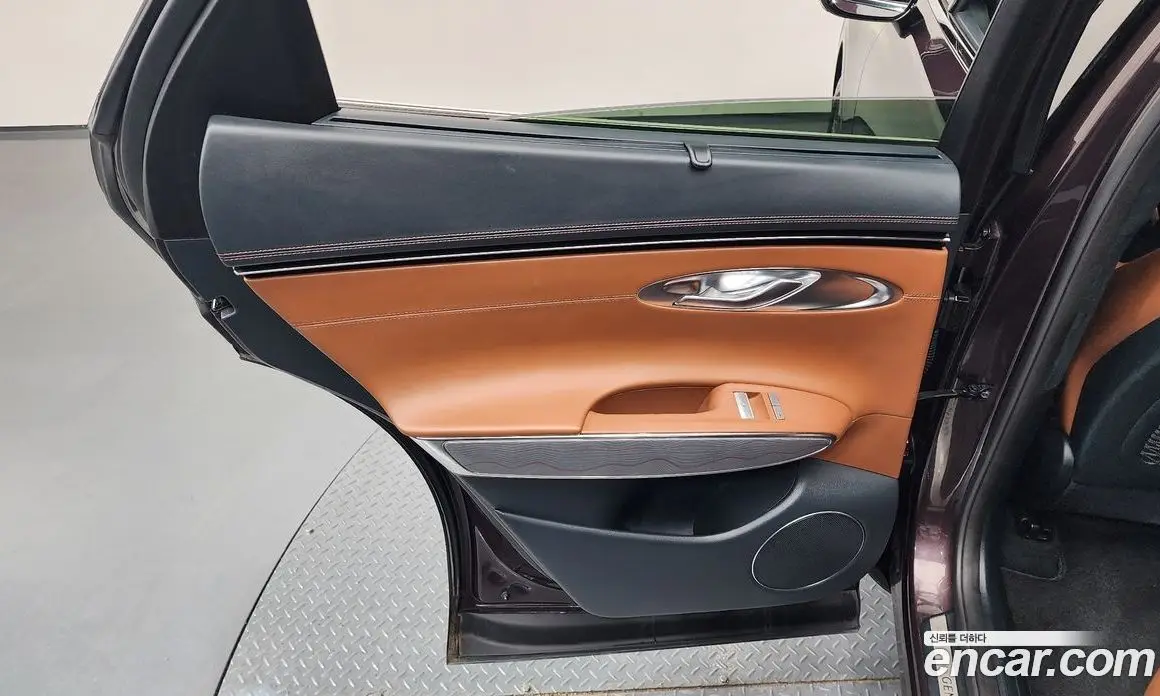 Genesis GV70 2021 2.5 автомат (гидро), фото 15 Genesis GV70 2021 2.5 автомат (гидро), фото 15
