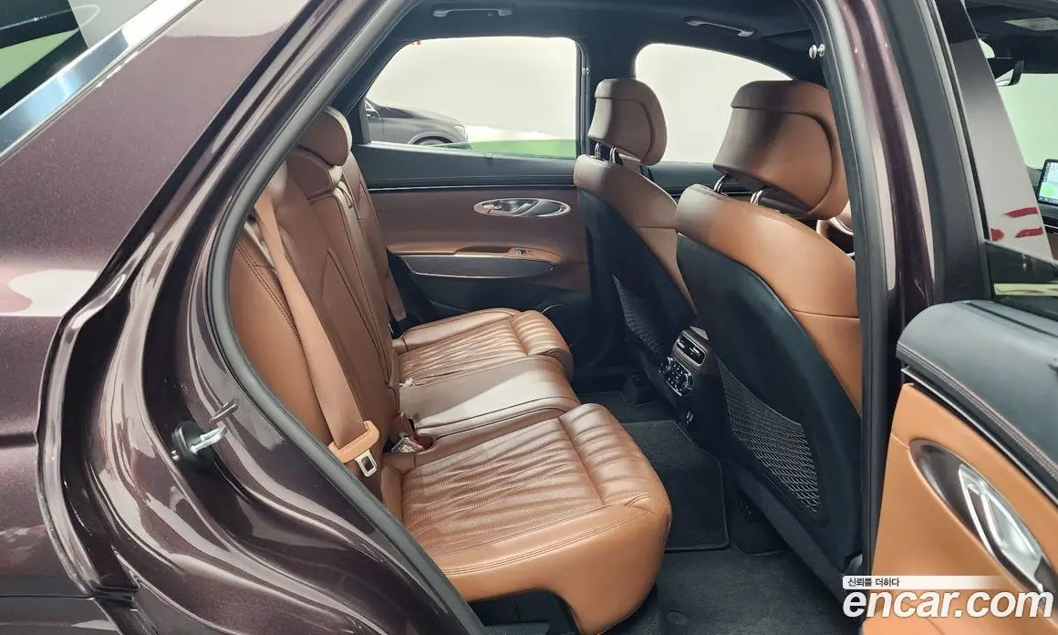 Genesis GV70 2021 2.5 автомат (гидро), фото 17 Genesis GV70 2021 2.5 автомат (гидро), фото 17