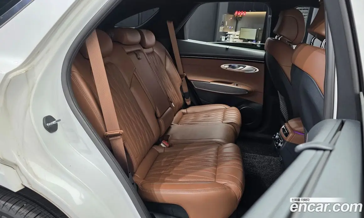 Genesis GV70 2021 2.5 автомат (гидро), фото 12 Genesis GV70 2021 2.5 автомат (гидро), фото 12