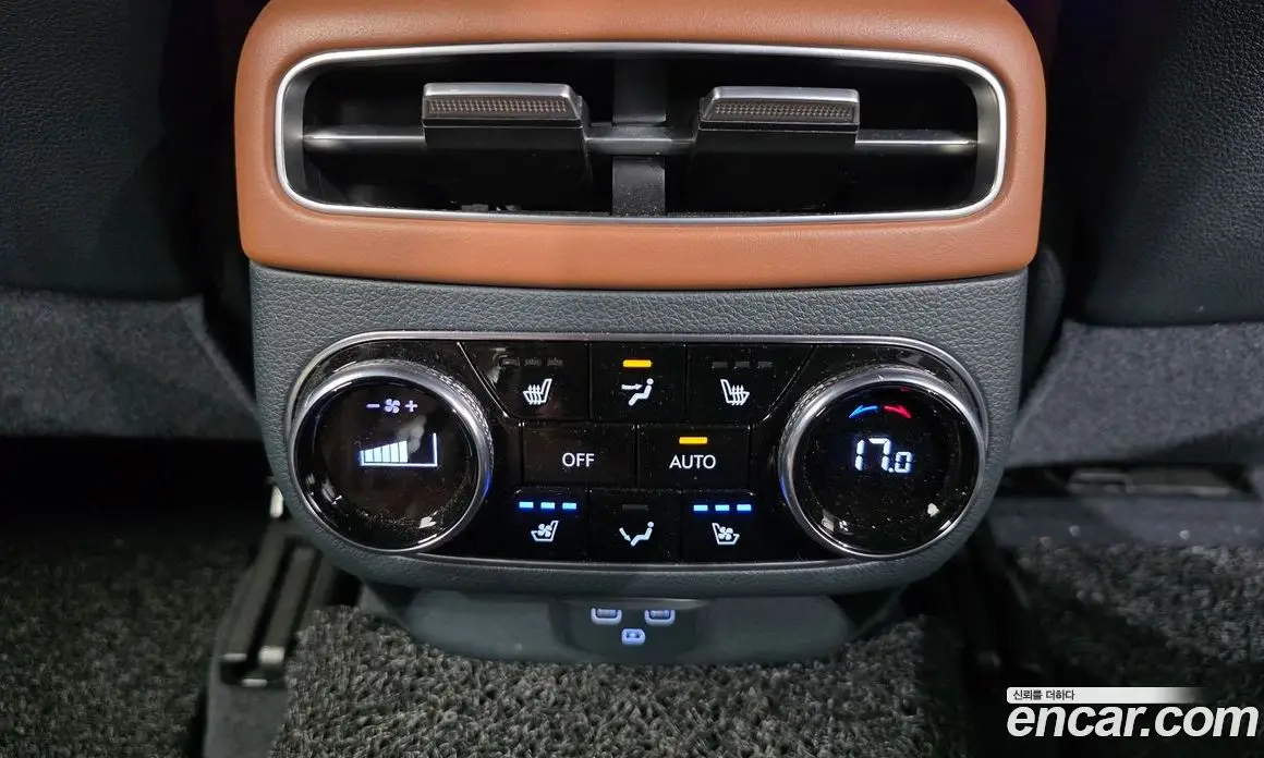 Genesis GV70 2021 2.5 автомат (гидро), фото 18 Genesis GV70 2021 2.5 автомат (гидро), фото 18