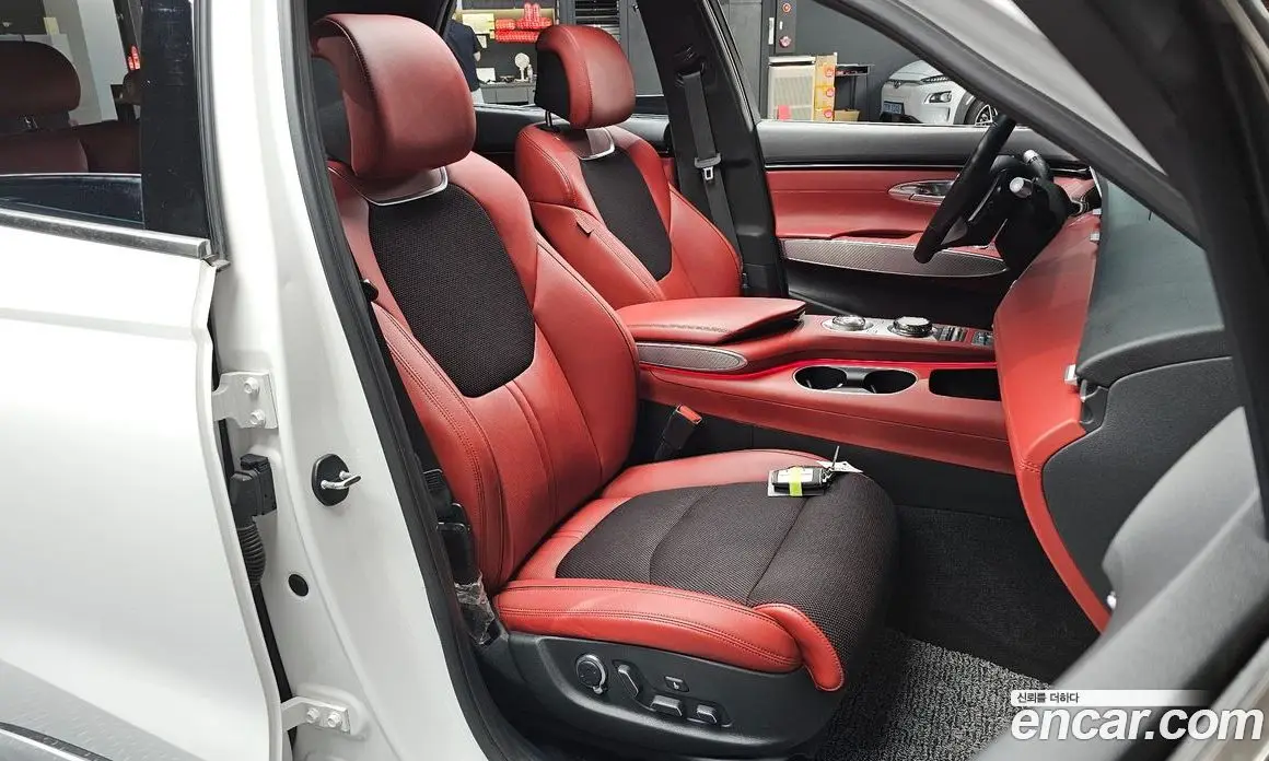 Genesis GV70 2023 2.2 автомат (гидро), фото 15
