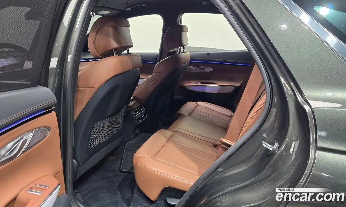 Genesis GV70 2024 2.5 автомат (гидро), фото 15 Genesis GV70 2024 2.5 автомат (гидро), фото 15