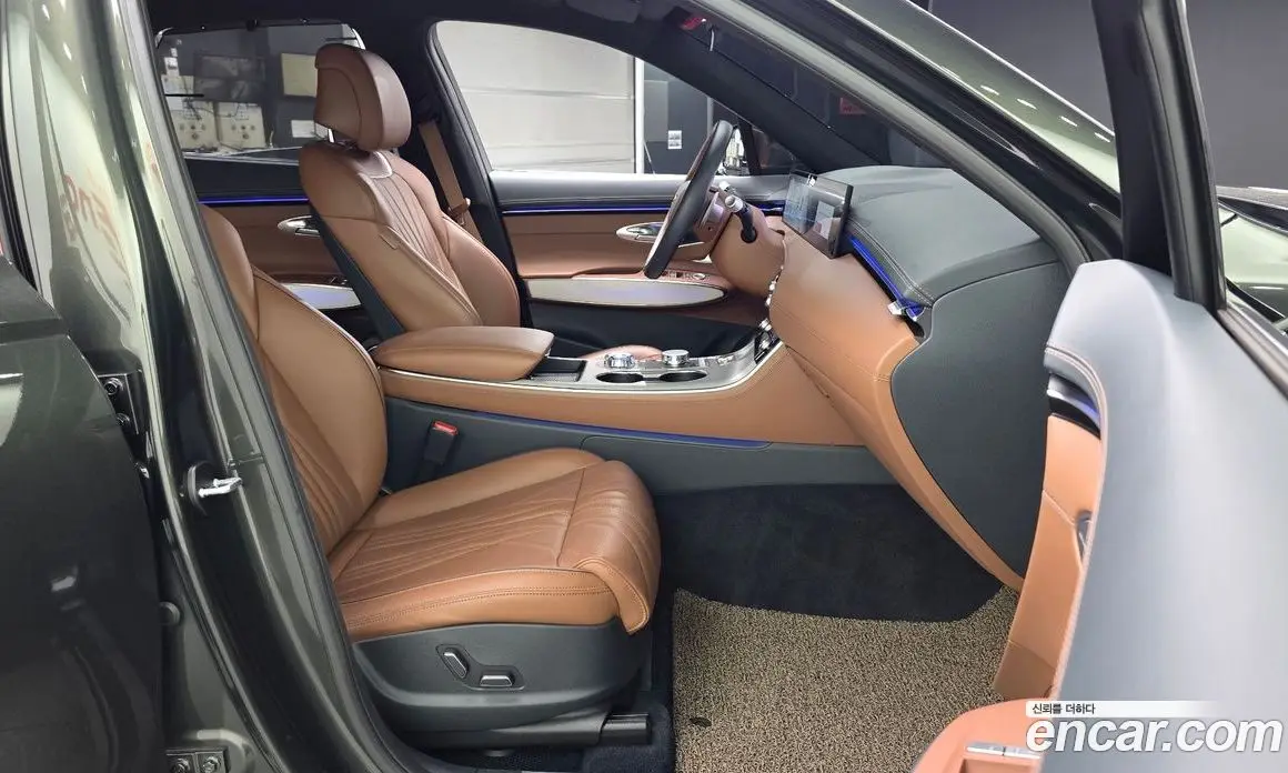 Genesis GV70 2024 2.5 автомат (гидро), фото 16 Genesis GV70 2024 2.5 автомат (гидро), фото 16