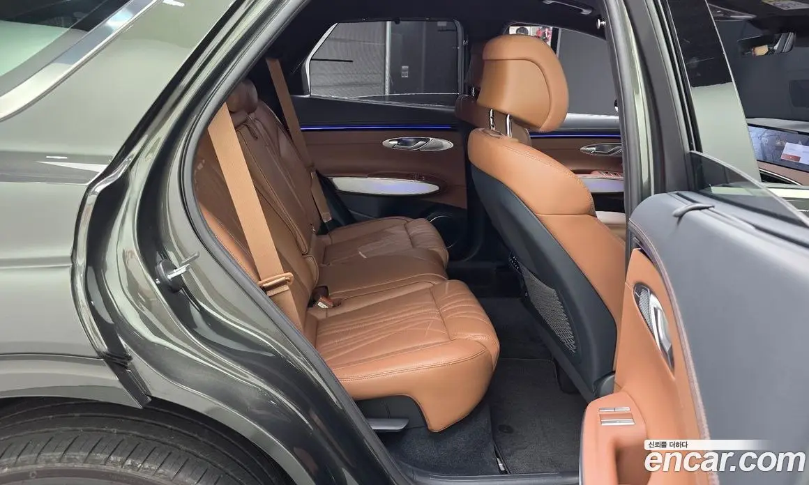Genesis GV70 2024 2.5 автомат (гидро), фото 17 Genesis GV70 2024 2.5 автомат (гидро), фото 17