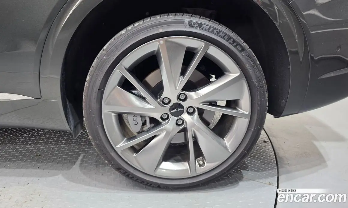 Genesis GV70 2024 2.5 автомат (гидро), фото 6 Genesis GV70 2024 2.5 автомат (гидро), фото 6