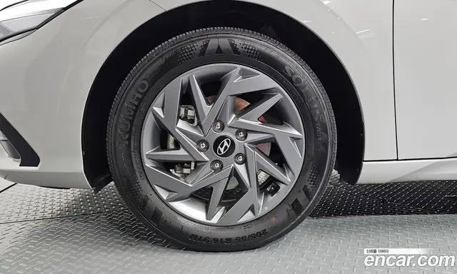 Hyundai Avante 2025 1.6 автомат (гидро), миниатюра 4