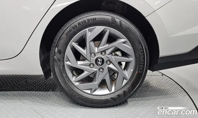 Hyundai Avante 2025 1.6 автомат (гидро), миниатюра 6