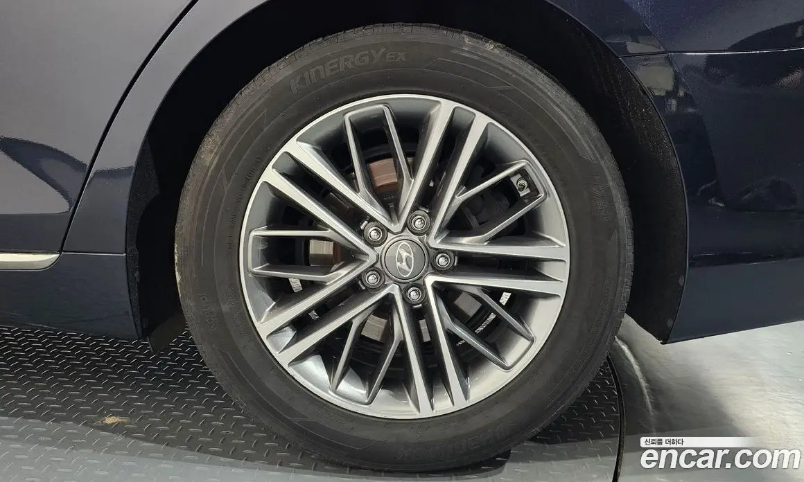 Hyundai Grandeur 2017 2.4 автомат (гидро), фото 7