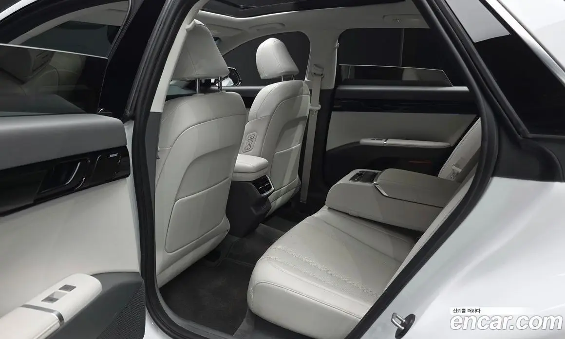 Hyundai Grandeur 2023 3.5 автомат (гидро), фото 12