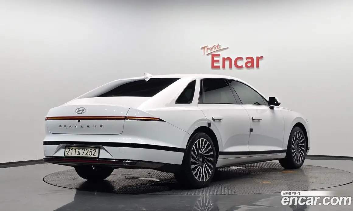 Hyundai Grandeur 2024 1.6 автомат (гидро), фото 1 Hyundai Grandeur 2024 1.6 автомат (гидро), фото 1