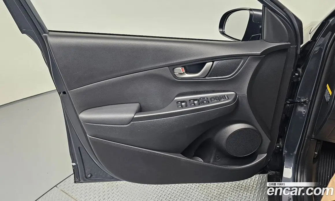 Hyundai Kona 2017 1.6 автомат (гидро), фото 13