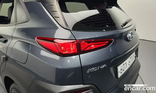 Hyundai Kona 2017 1.6 автомат (гидро), миниатюра 8