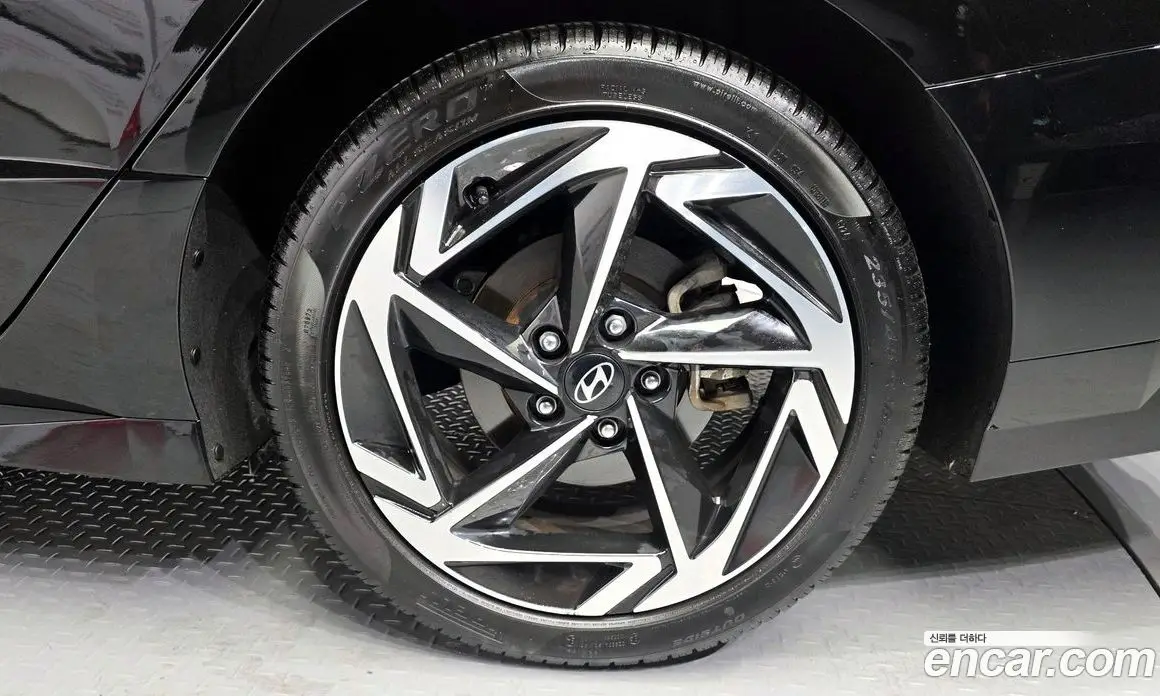 Hyundai Sonata 2024 1.6 автомат (гидро), фото 5