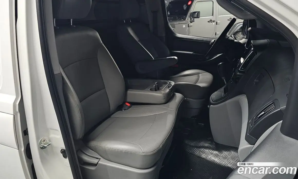 Hyundai Starex 2019 2.5 автомат (гидро), фото 17