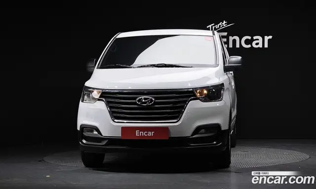 Hyundai Starex 2019 2.5 автомат (гидро), миниатюра 3