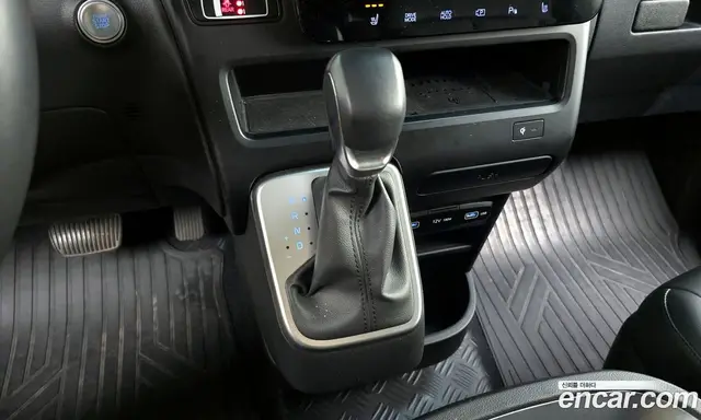 Hyundai Staria 2023 3.5 автомат (гидро), миниатюра 12