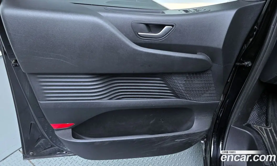 Hyundai Staria 2023 3.5 автомат (гидро), фото 14