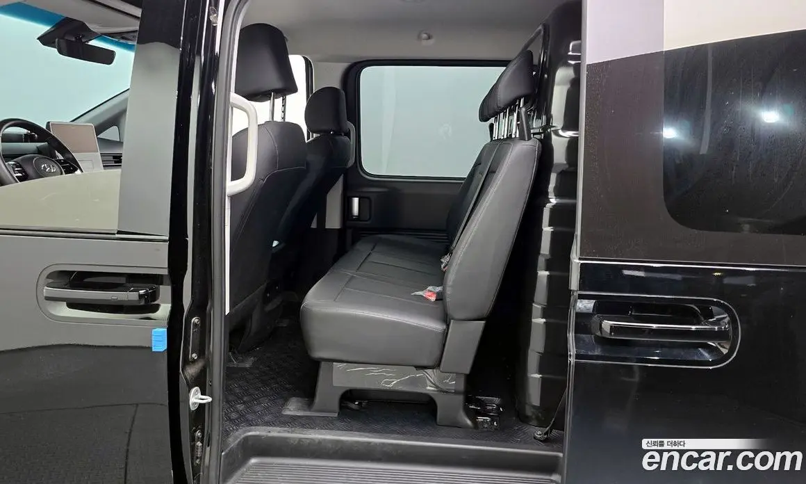 Hyundai Staria 2023 3.5 автомат (гидро), фото 18