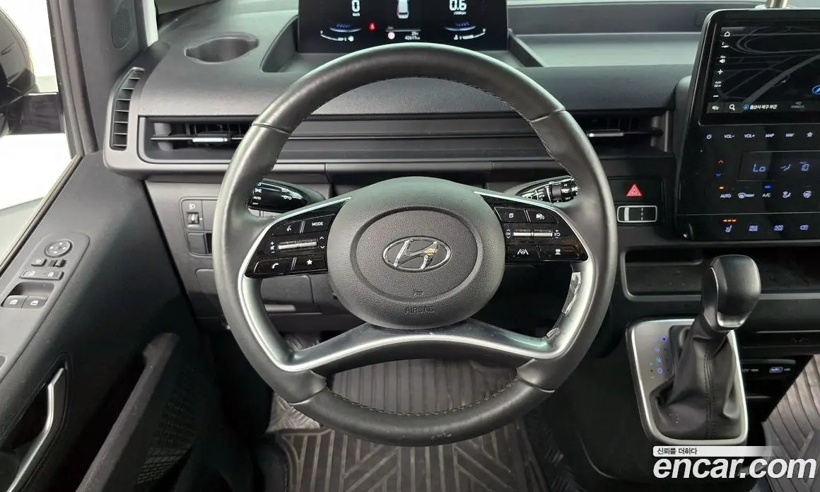 Hyundai Staria 2023 3.5 автомат (гидро), фото 19